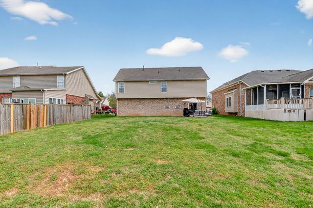 95 Villa Way, Hendersonville, TN 37075