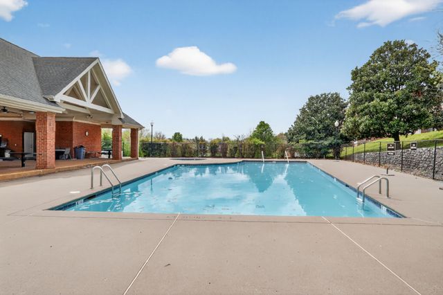 95 Villa Way, Hendersonville, TN 37075