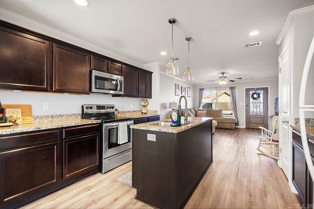 1025 Heritage Way, Benton, AR 72019