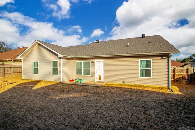 1025 Heritage Way, Benton, AR 72019
