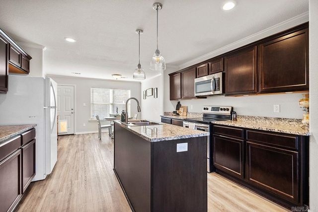 1025 Heritage Way, Benton, AR 72019