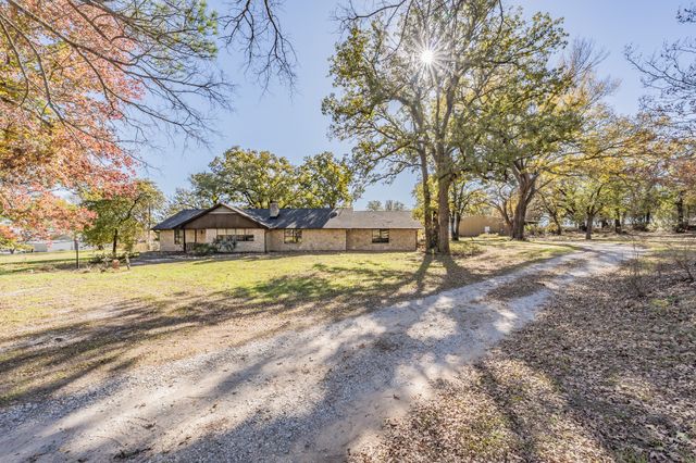 501 Lazy B Lane, Springtown, TX 76082