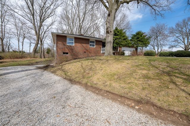 3844 Uncas Drive, Akron, OH 44319