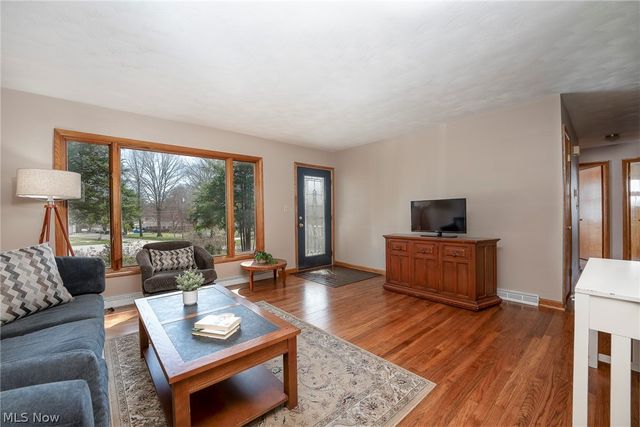 3844 Uncas Drive, Akron, OH 44319
