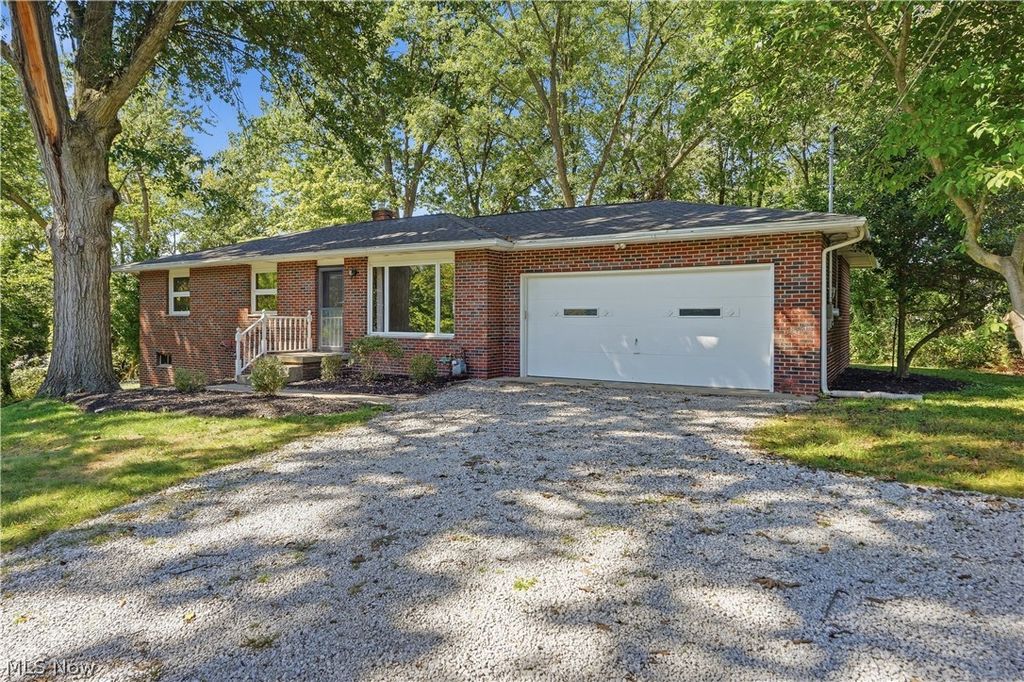 3844 Uncas Drive, Akron, OH 44319