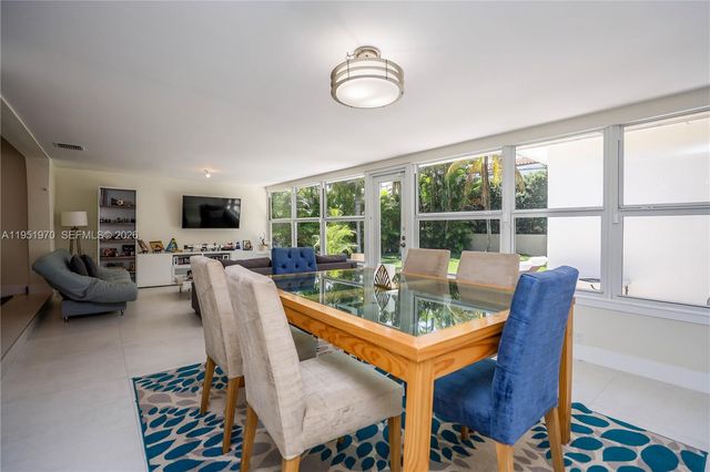 5620 Alton Rd, Miami Beach, FL 33140