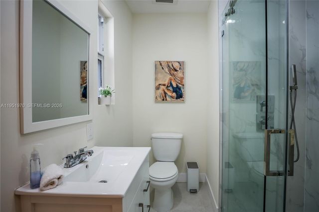 5620 Alton Rd, Miami Beach, FL 33140