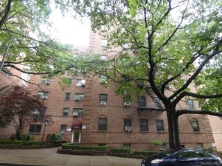 102-25 67 Rd 1E, Forest Hills, NY 11375