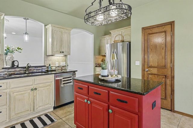 11305 NW 105th Street, Yukon, OK 73099