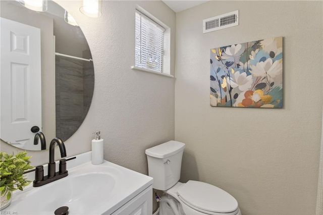 5537 Barnhollow RD, Norfolk, VA 23502