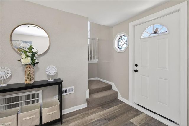 5537 Barnhollow RD, Norfolk, VA 23502