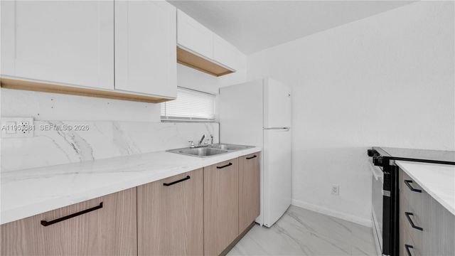 4285 SW 48th Ct, Dania Beach, FL 33314