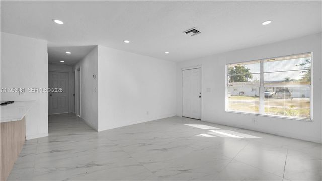 4285 SW 48th Ct, Dania Beach, FL 33314