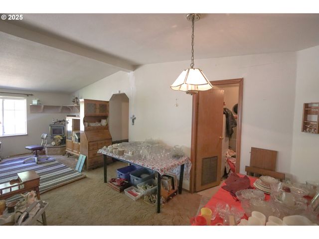 92692 CASCADE Ln, Coos Bay, OR 97420