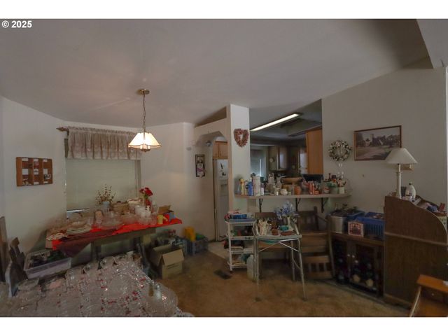 92692 CASCADE Ln, Coos Bay, OR 97420