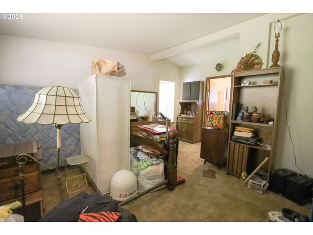 92692 CASCADE Ln, Coos Bay, OR 97420