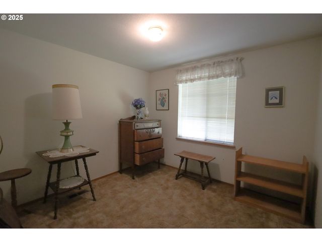 92692 CASCADE Ln, Coos Bay, OR 97420