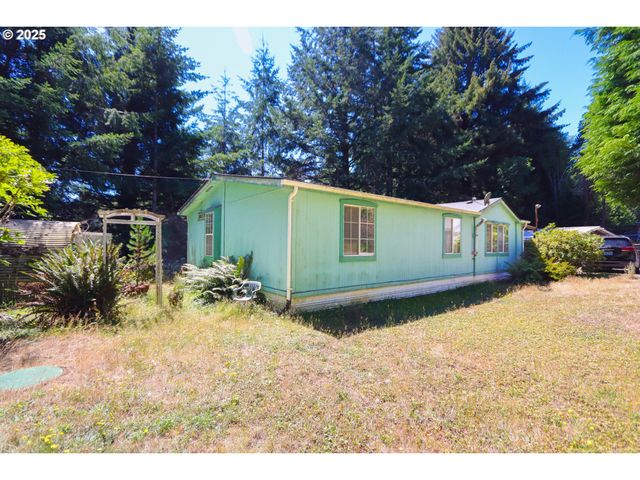 92692 CASCADE Ln, Coos Bay, OR 97420