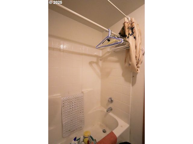 92692 CASCADE Ln, Coos Bay, OR 97420