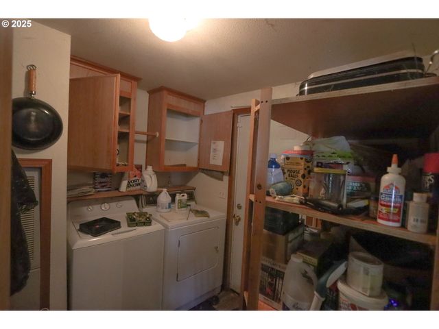92692 CASCADE Ln, Coos Bay, OR 97420