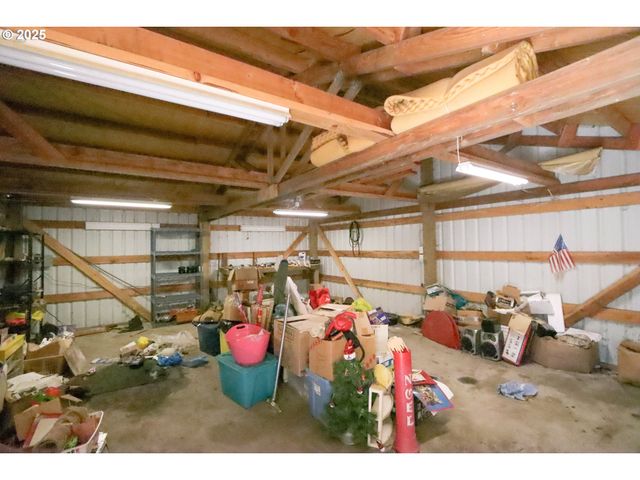 92692 CASCADE Ln, Coos Bay, OR 97420