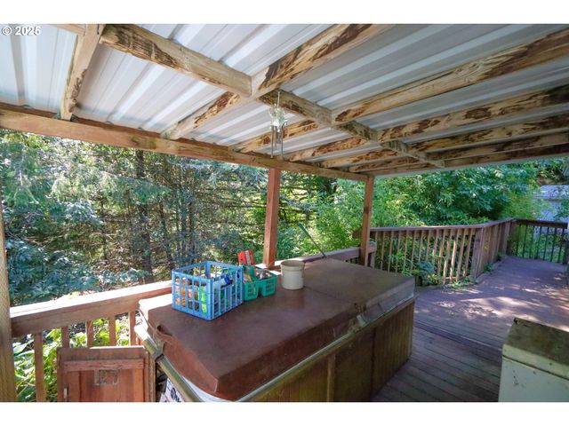 92692 CASCADE Ln, Coos Bay, OR 97420