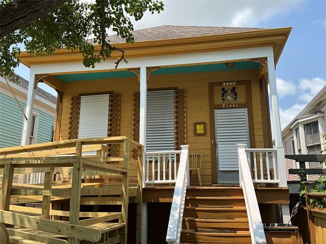 3722 Ursuline Street, Galveston, TX 77550