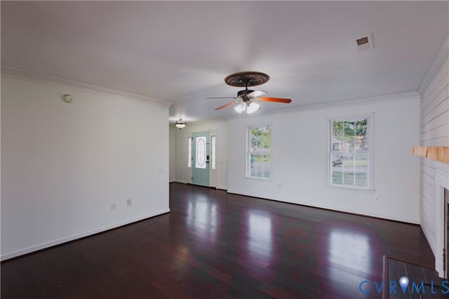 29290 Meadowview Dr, Sussex, VA 23890