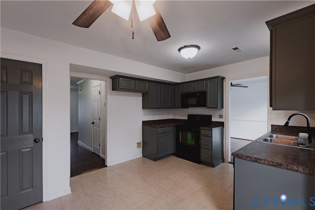 29290 Meadowview Dr, Sussex, VA 23890