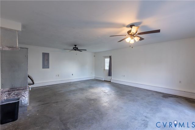 29290 Meadowview Dr, Sussex, VA 23890