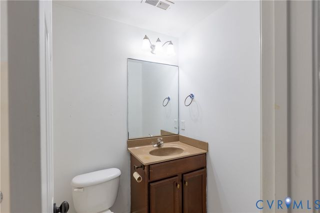 29290 Meadowview Dr, Sussex, VA 23890