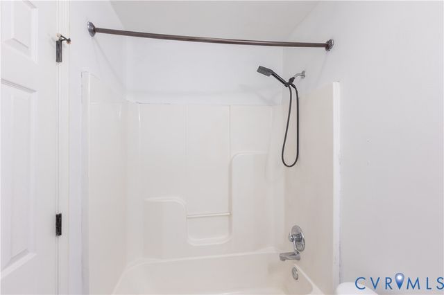 29290 Meadowview Dr, Sussex, VA 23890