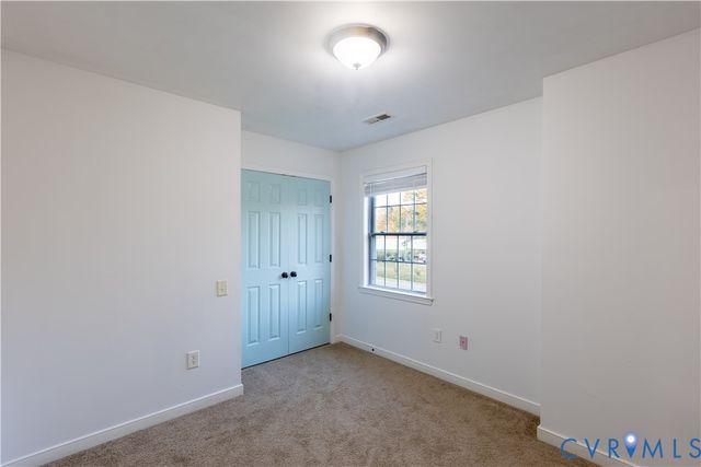 29290 Meadowview Dr, Sussex, VA 23890