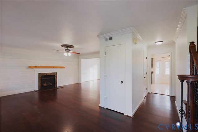 29290 Meadowview Dr, Sussex, VA 23890