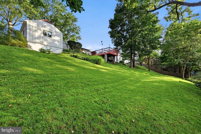 840 DELMONT DR, Wynnewood, PA 19096
