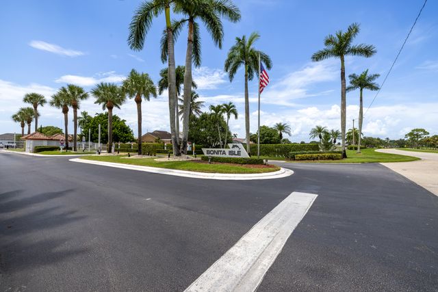 8409 Bonita Isle Drive, Lake Worth, FL 33467