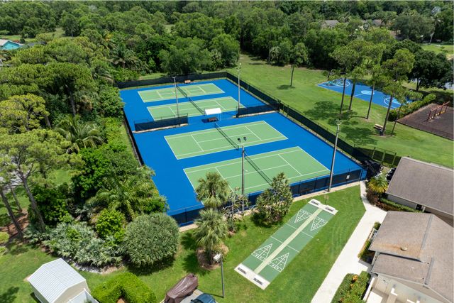 8409 Bonita Isle Drive, Lake Worth, FL 33467