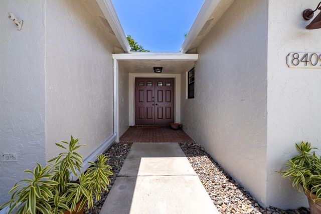 8409 Bonita Isle Drive, Lake Worth, FL 33467