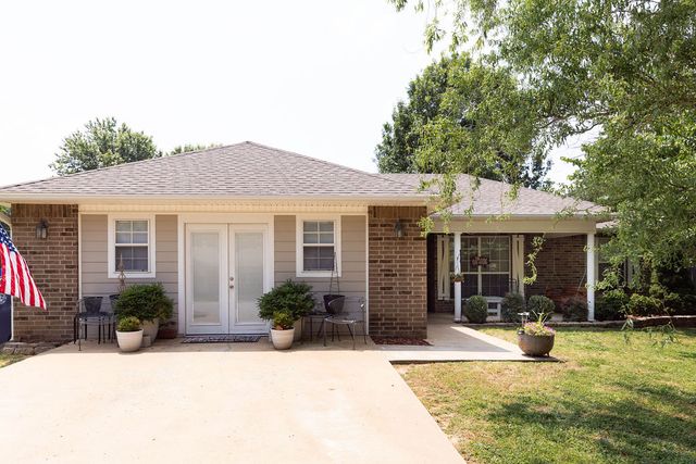 803 Cedar Lane, Prairie Grove, AR 72753