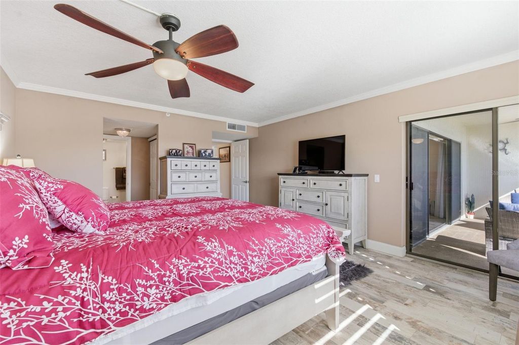 Image 14 of property listing at 19531 GULF BOULEVARD 609, Indian Shores, FL 33785