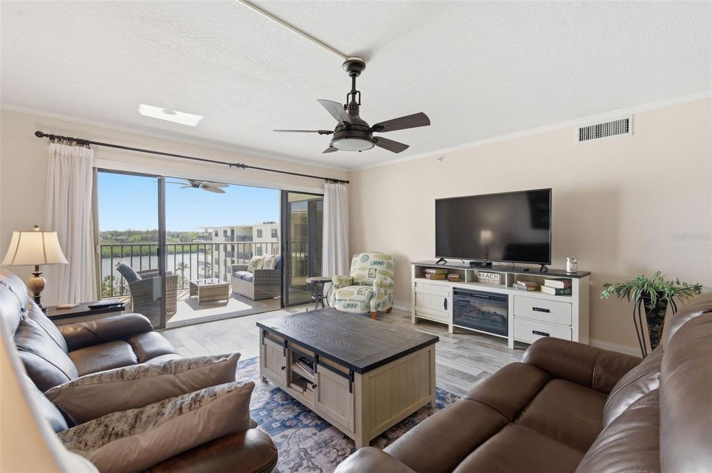 Image 29 of property listing at 19531 GULF BOULEVARD 609, Indian Shores, FL 33785