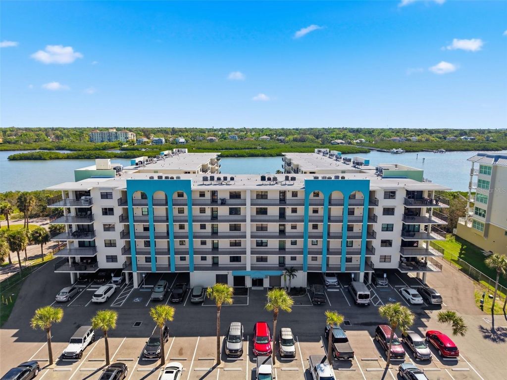 Image 36 of property listing at 19531 GULF BOULEVARD 609, Indian Shores, FL 33785