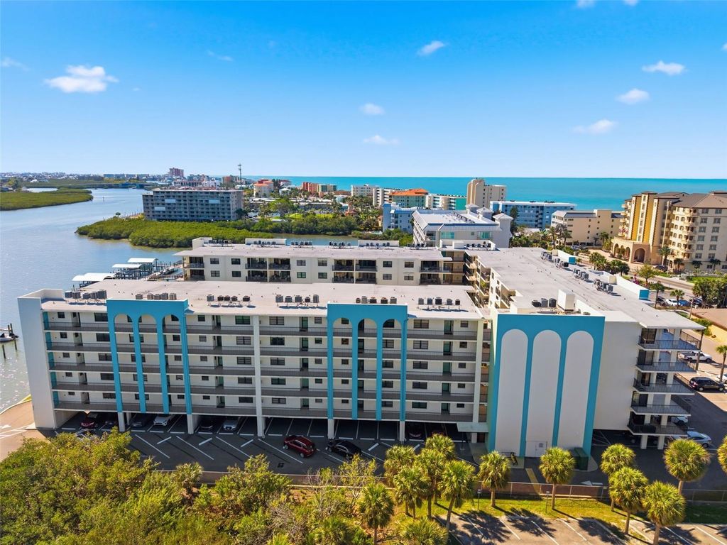 Image 37 of property listing at 19531 GULF BOULEVARD 609, Indian Shores, FL 33785