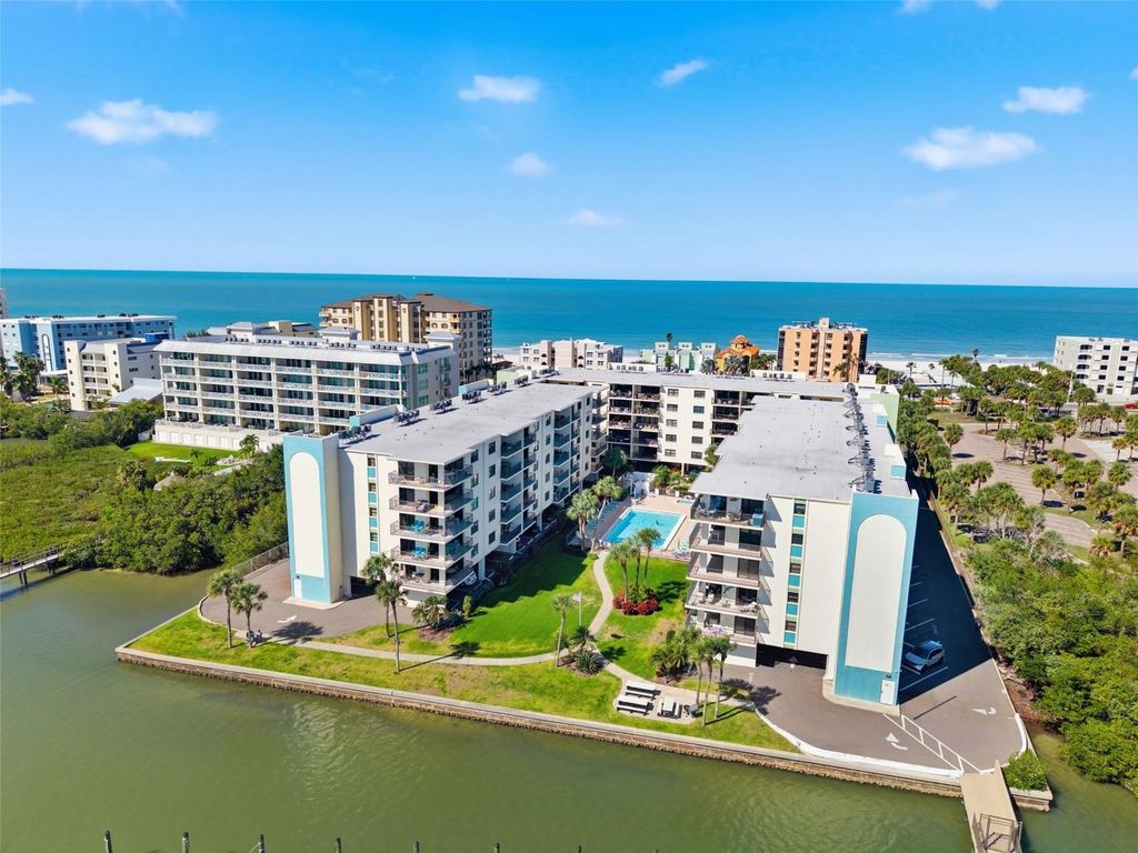Image 38 of property listing at 19531 GULF BOULEVARD 609, Indian Shores, FL 33785