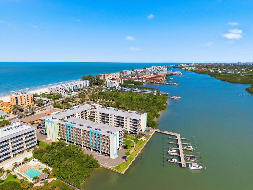 Image 45 of property listing at 19531 GULF BOULEVARD 609, Indian Shores, FL 33785