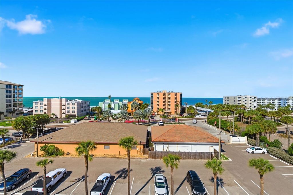 Image 6 of property listing at 19531 GULF BOULEVARD 609, Indian Shores, FL 33785