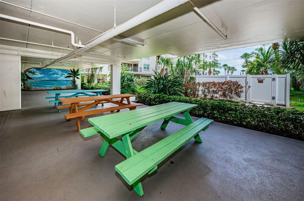 Image 57 of property listing at 19531 GULF BOULEVARD 609, Indian Shores, FL 33785