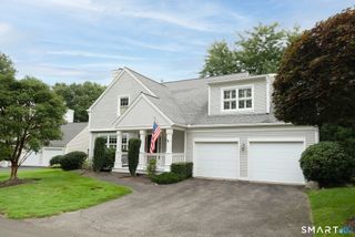 16 Caveson Court 16, Middlebury, CT 06762