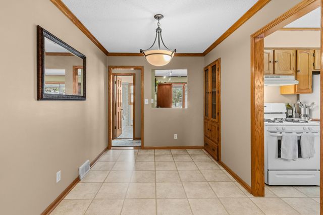 139 Greenway Avenue N, Oakdale, MN 55128