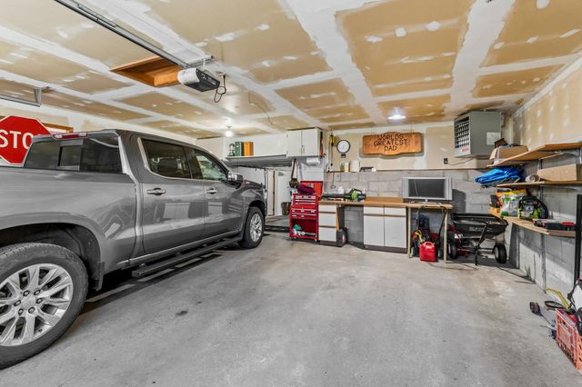 139 Greenway Avenue N, Oakdale, MN 55128